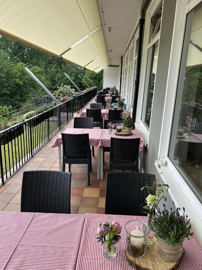 Hotel Faehrhaus Km734 Düsseldorf Exterior foto