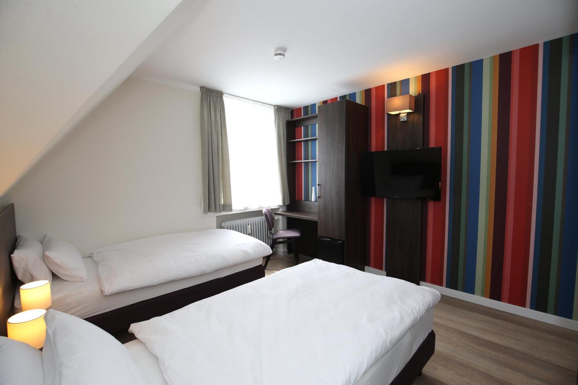 Hotel Faehrhaus Km734 Düsseldorf Quarto foto